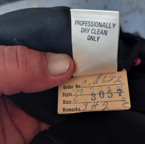 David Hayes 100%Silk size 6 black & pink button up top - Picture 4 of 5